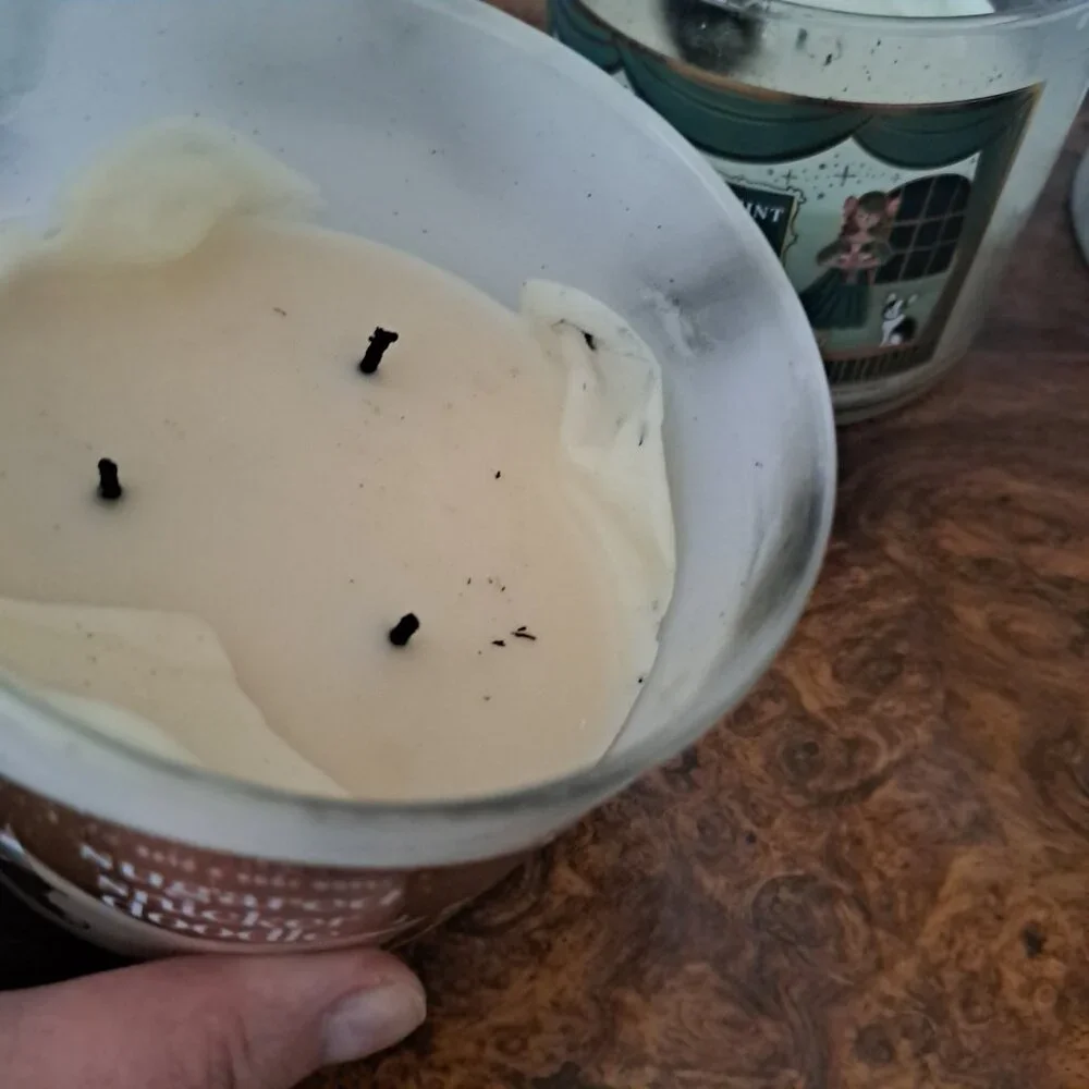 πͺ Sweet 3-Wick Candle Bundle: Sugared Snickerdoodle, Peppermint Sugar Cookie - Picture 5 of 5